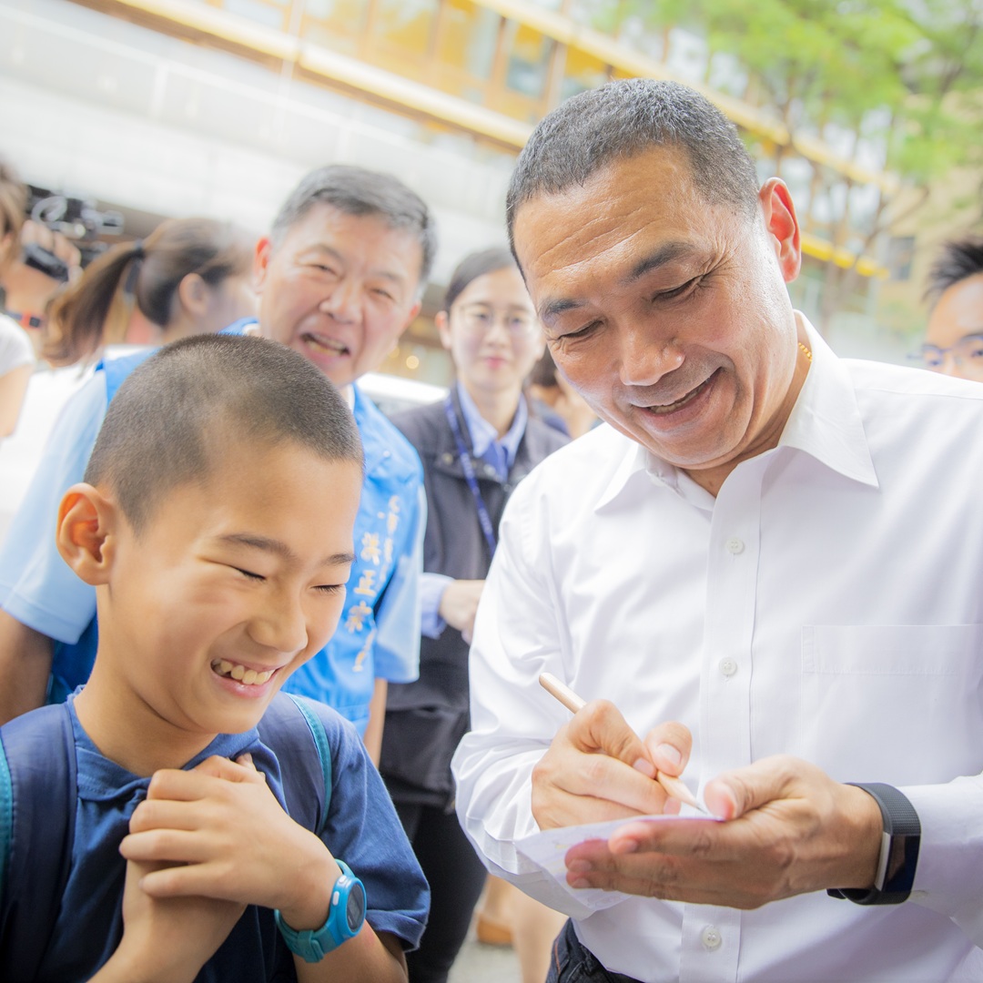 嘴角的弧度，成長的甜度